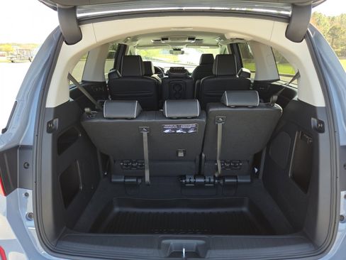 New 2026 Honda Odyssey Touring image 21