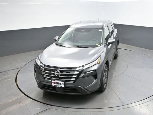 Used 2025 Nissan Rogue SV image 26