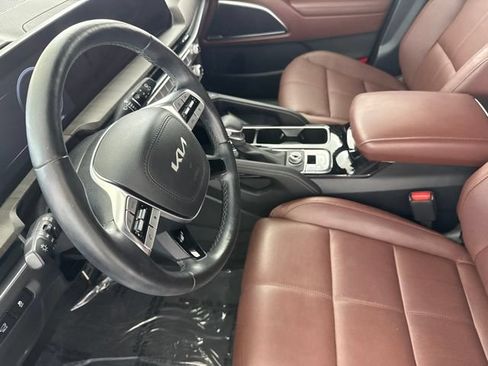 Certified 2024 Kia Telluride SX w/ Towing Package AWD/4WD image 22