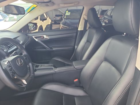Used 2017 Lexus CT 200h w/ Seat Comfort Package FWD image 17