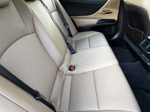 Used 2021 Lexus ES 350 w/ Premium Package image 40