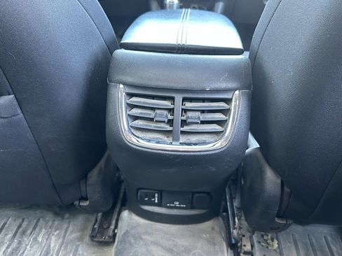 Used 2016 Chevrolet Malibu LT image 19