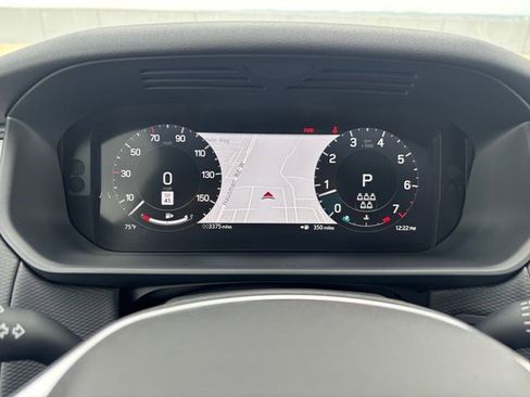 New 2025 Land Rover Discovery Dynamic SE image 16