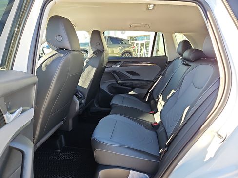 New 2026 Volkswagen Tiguan SE image 10