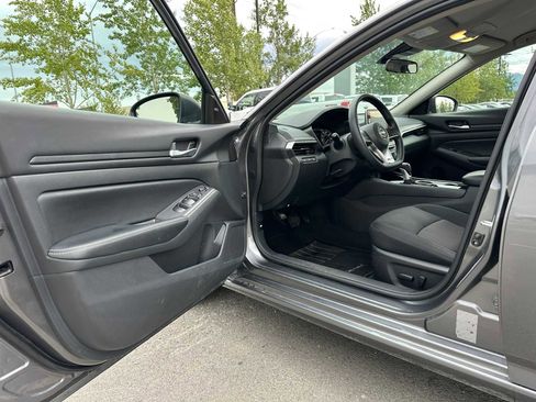 Used 2024 Nissan Altima 2.5 SV image 19