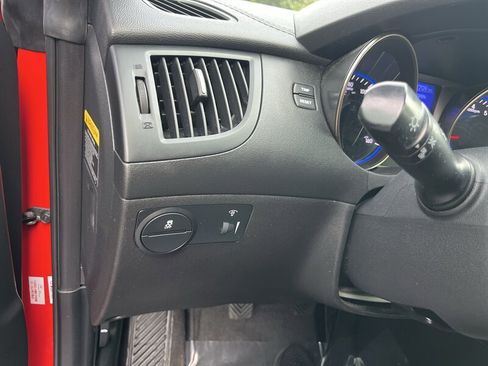 Used 2013 Hyundai Genesis 2.0T image 31