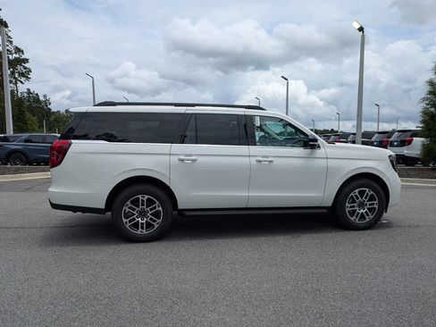 New 2026 Ford Expedition Max Active RWD image 3