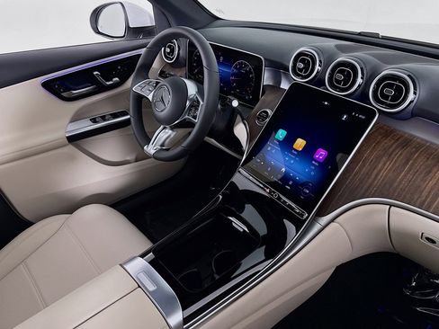 New 2026 Mercedes-Benz GLC 300 image 15