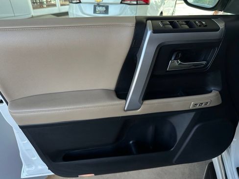 Used 2017 Toyota 4Runner Limited AWD/4WD image 12
