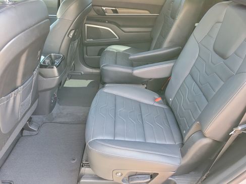 Used 2022 Kia Telluride SX w/ SX Prestige Package AWD/4WD image 9