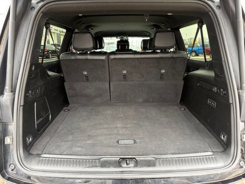 Used 2024 Jeep Wagoneer L Series II w/ Flexible Seating Group AWD/4WD image 11