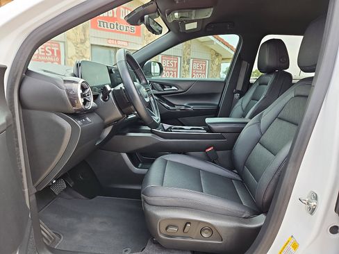 Used 2025 Chevrolet Equinox LT w/ Convenience Package II image 10