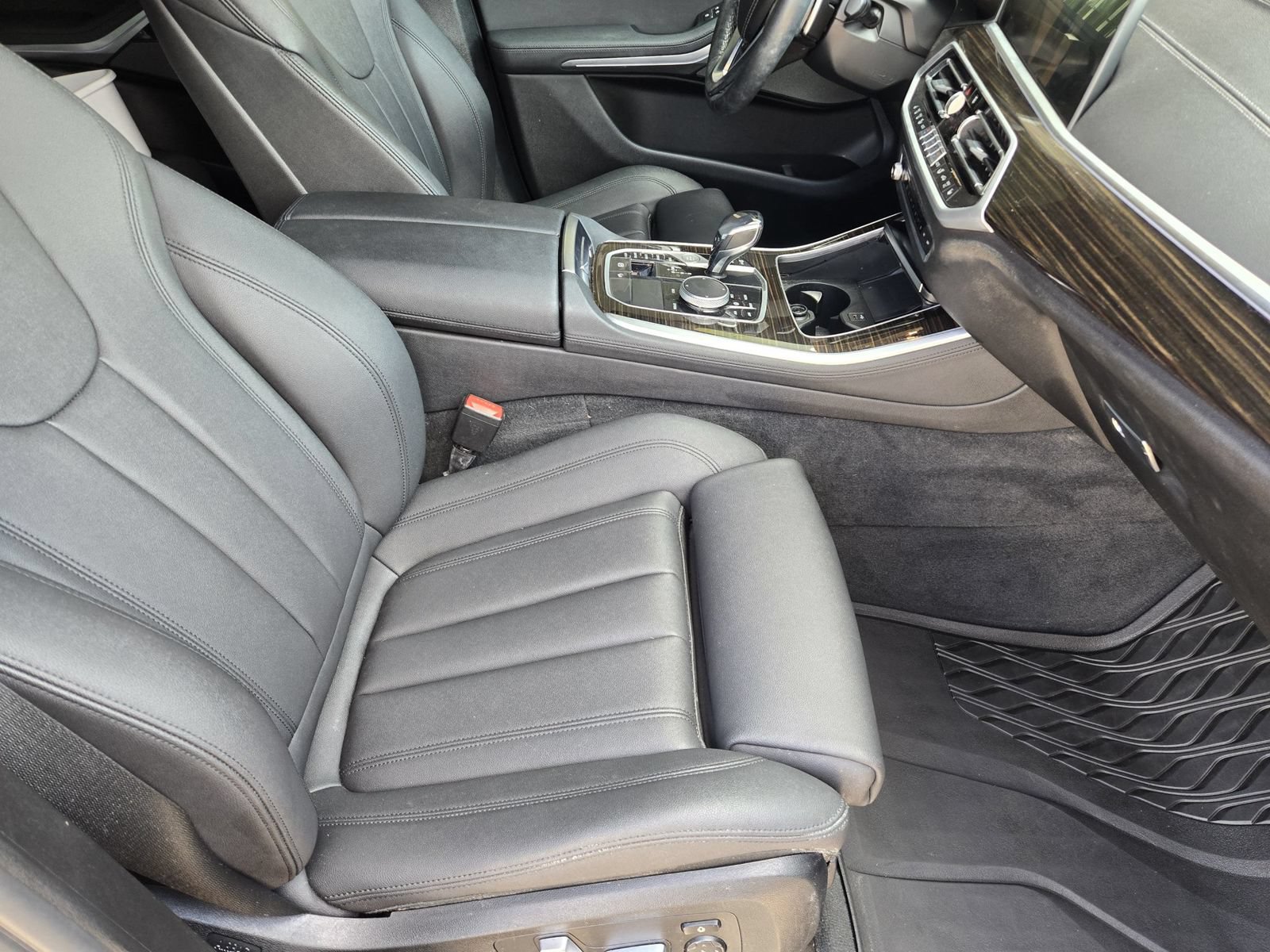Used 2021 BMW X5 xDrive40i w/ Premium Package AWD/4WD image 14