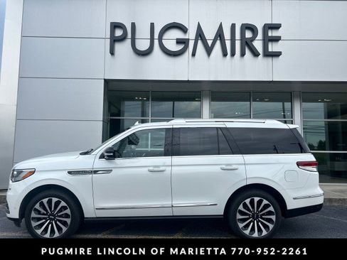 Used 2023 Lincoln Navigator Reserve AWD/4WD image 1