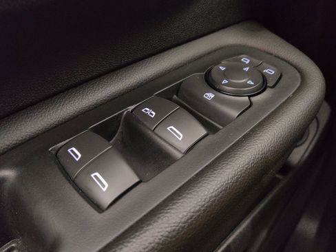 Used 2023 GMC Terrain SLT image 27