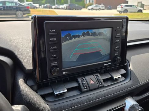 Used 2020 Toyota RAV4 XLE Premium AWD/4WD image 26