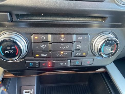 Used 2018 Ford F150 Lariat w/ Equipment Group 502A Luxury image 29