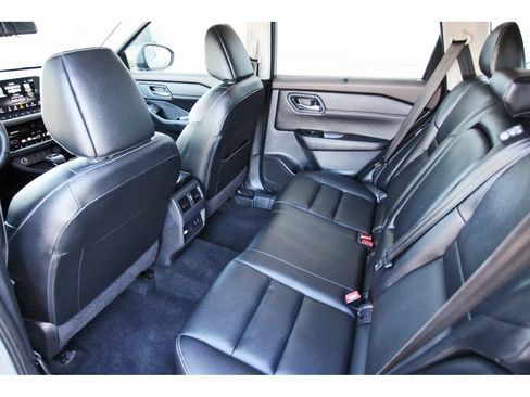 Certified 2023 Nissan Rogue SL w/ SL Premium Package image 11