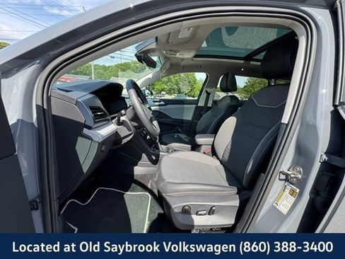 Certified 2023 Volkswagen Taos SE w/ Panoramic Sunroof Package AWD/4WD image 29