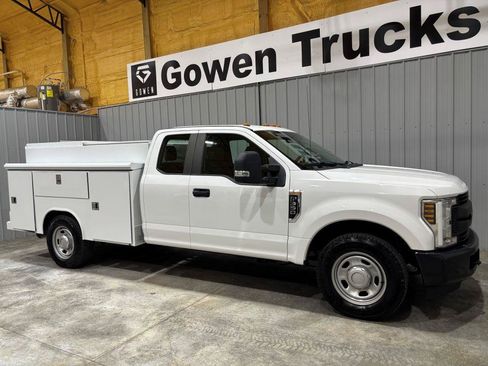 Used 2019 Ford F350 XL w/ Power Equipment Group RWD image 3