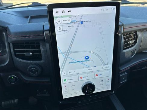 Used 2022 Ford Expedition Max Limited image 26