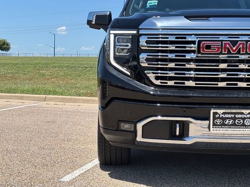 Used 2025 GMC Sierra 1500 Denali w/ Denali Reserve Package AWD/4WD image 4