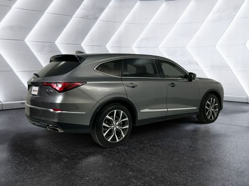 Used 2023 Acura MDX w/ Technology Package FWD image 4