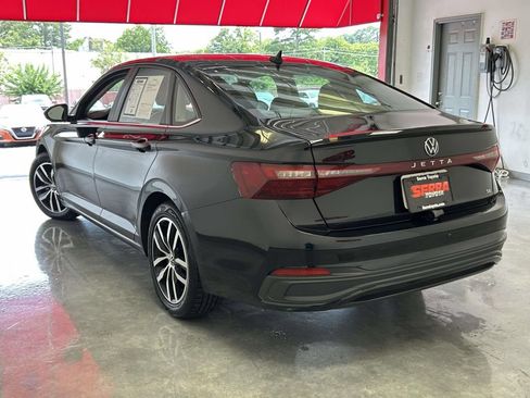 Used 2025 Volkswagen Jetta SE FWD image 5