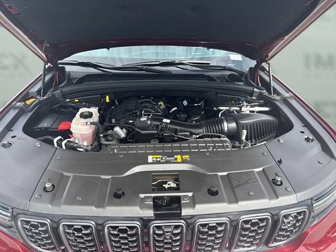Used 2025 Jeep Grand Cherokee L Summit w/ Advanced Protech Group IV AWD/4WD image 21