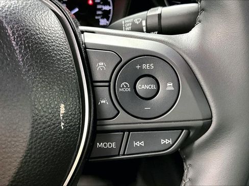 Used 2025 Toyota Corolla SE image 23