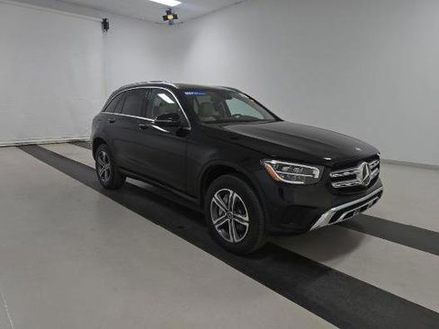 Used 2022 Mercedes-Benz GLC 300 4MATIC image 3