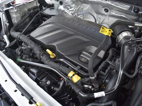 New 2026 Chevrolet Trax LT w/ LT Convenience Package FWD image 34