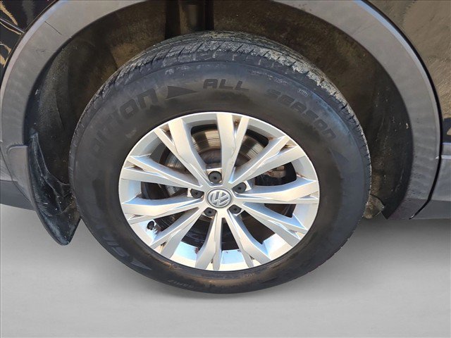 Used 2018 Volkswagen Tiguan S FWD image 21