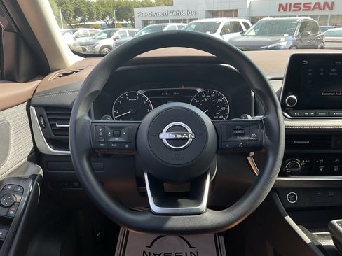 Used 2023 Nissan Rogue S FWD image 30
