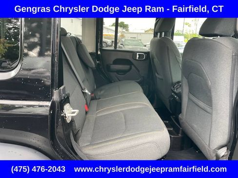 Used 2024 Jeep Wrangler Unlimited AWD/4WD image 26