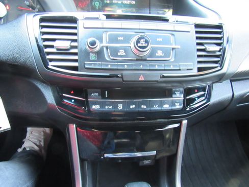 Used 2016 Honda Accord Sport image 11