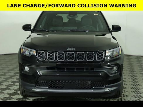 New 2026 Jeep Compass Latitude image 8