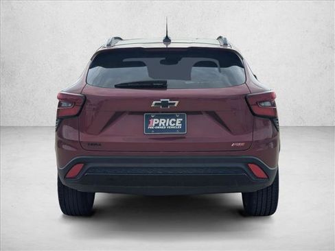 Certified 2024 Chevrolet Trax RS w/ Sunroof Package image 6