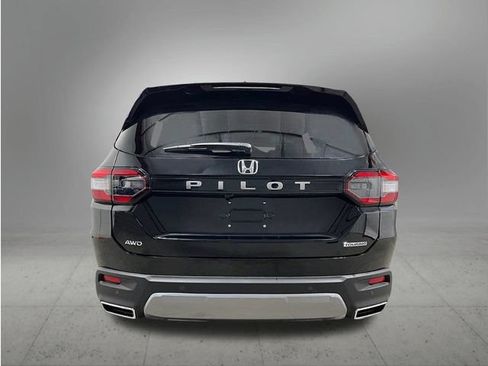 New 2026 Honda Pilot Touring image 4