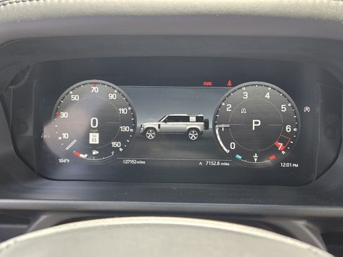 Used 2024 Land Rover Defender 110 X AWD/4WD image 31