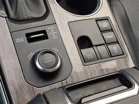 Used 2023 Toyota Highlander Platinum image 28