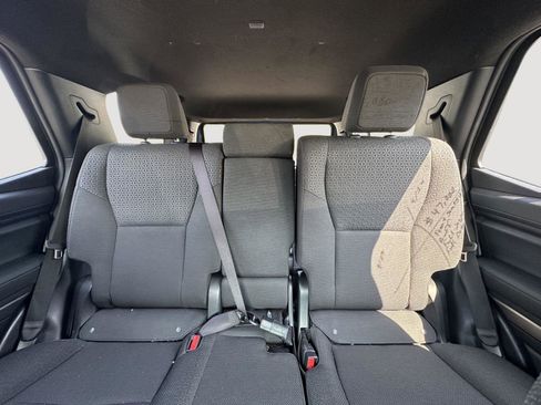 Used 2025 Toyota 4Runner SR5 AWD/4WD image 13