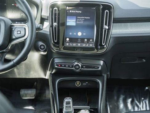 Certified 2024 Volvo XC40 B5 Ultimate AWD/4WD image 22