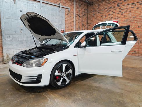 Used 2015 Volkswagen GTI S FWD image 26