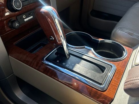 Used 2010 Ford F150 Lariat image 18