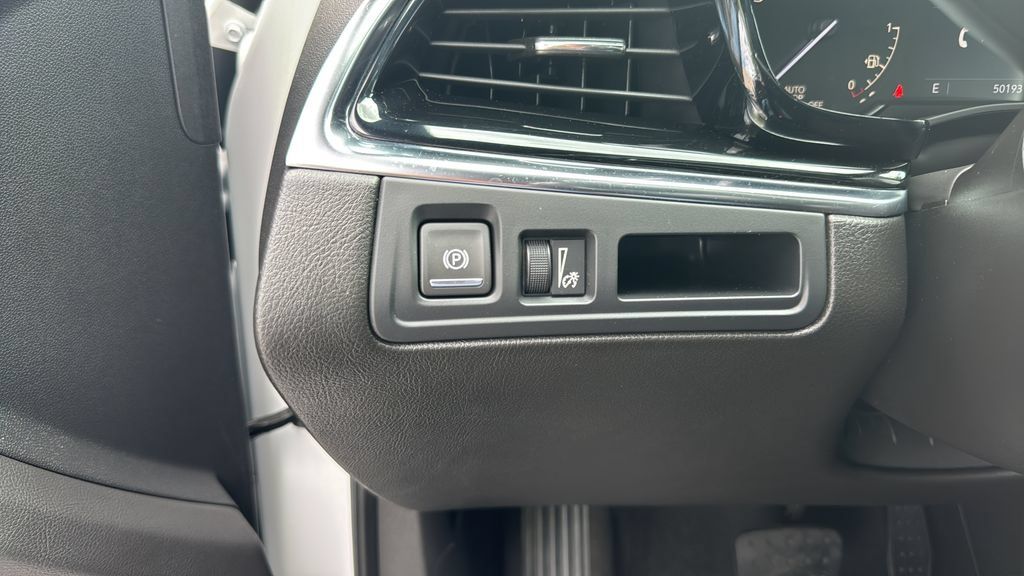 Used 2021 Cadillac XT6 Luxury FWD image 31
