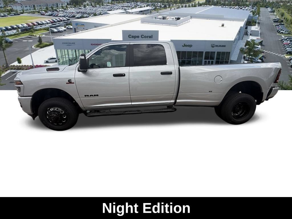 New 2026 RAM 3500 Big Horn AWD/4WD image 8