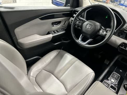 Used 2025 Honda Pilot EX-L image 12