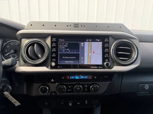 Used 2022 Toyota Tacoma TRD Pro AWD/4WD image 5