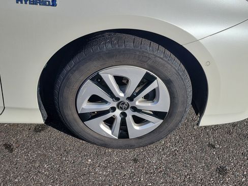 Used 2018 Toyota Prius Four image 40